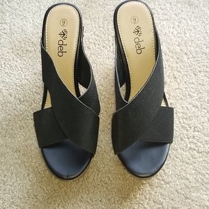 Black wedges